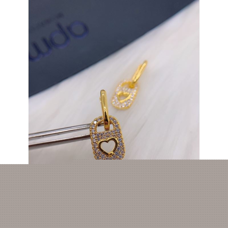 Apm Necklaces